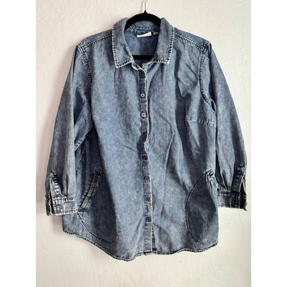 Joan Rivers Collection acid-wash denim button-up shirt in women’s size 1X 0035